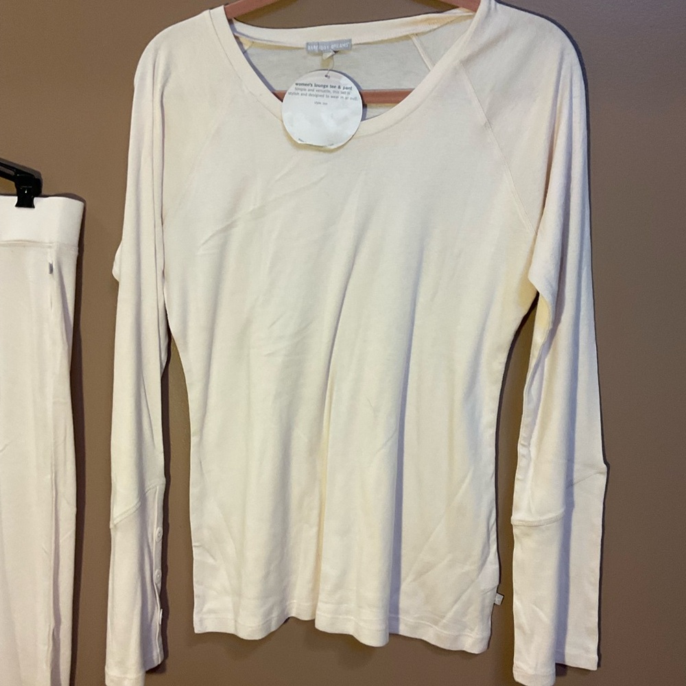 BAREFOOT NWT Long Sleeve Women's Crewneck Top - light pink L